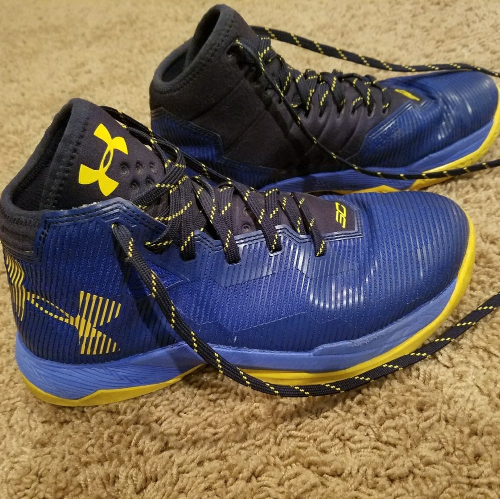 Youth boys Steph Curry sneakers
